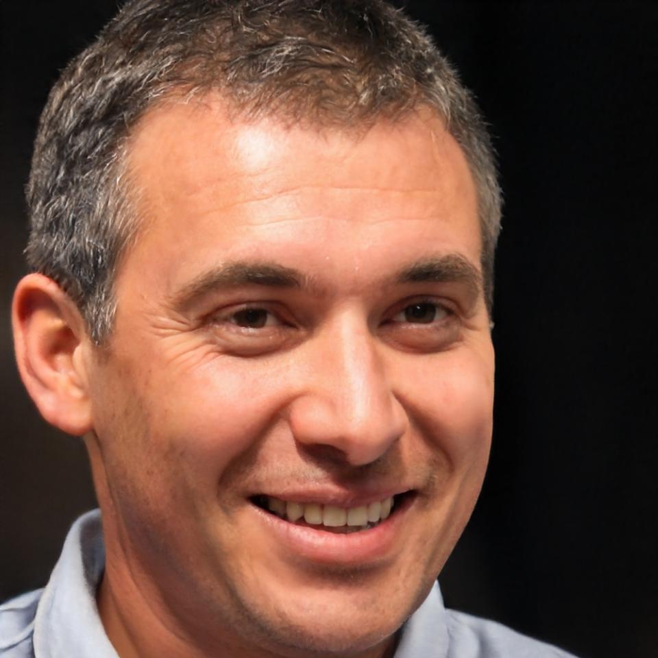 Kamon Thanakit, Financial Controller